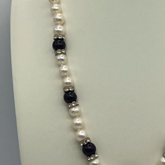 Pearl And Amethyst 7-8 mm 2 PC set Earrings Necklace SilverTone Heritage VTG 80’ - Picture 2 of 7
